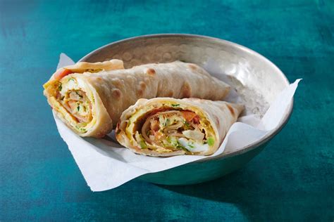 how to make rolex chapati|Rolex veggie roll.